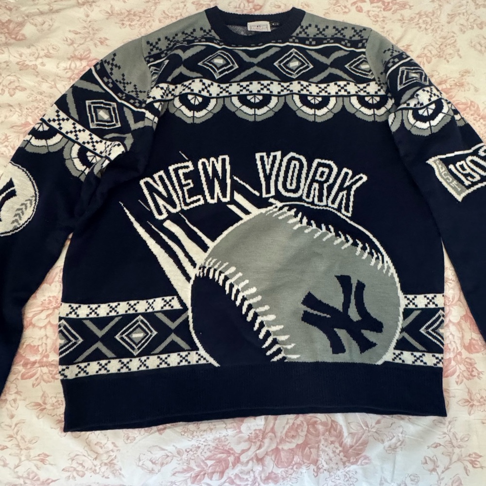 New York Yankees Black and Gray Sweater